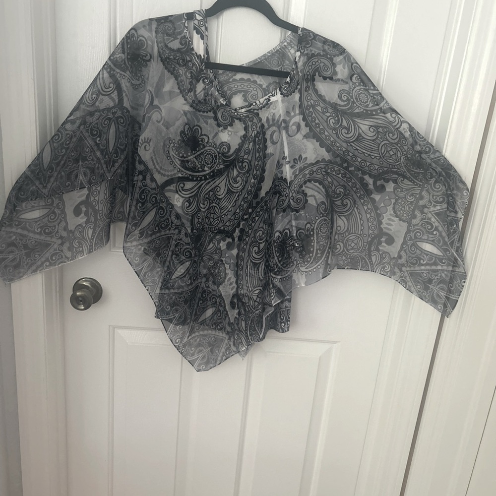 Dressbarn Black and White Paisley Top with Matching Camisole